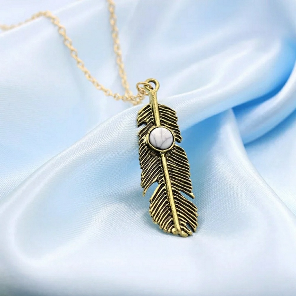 Vintage Bohemian Feather Necklace